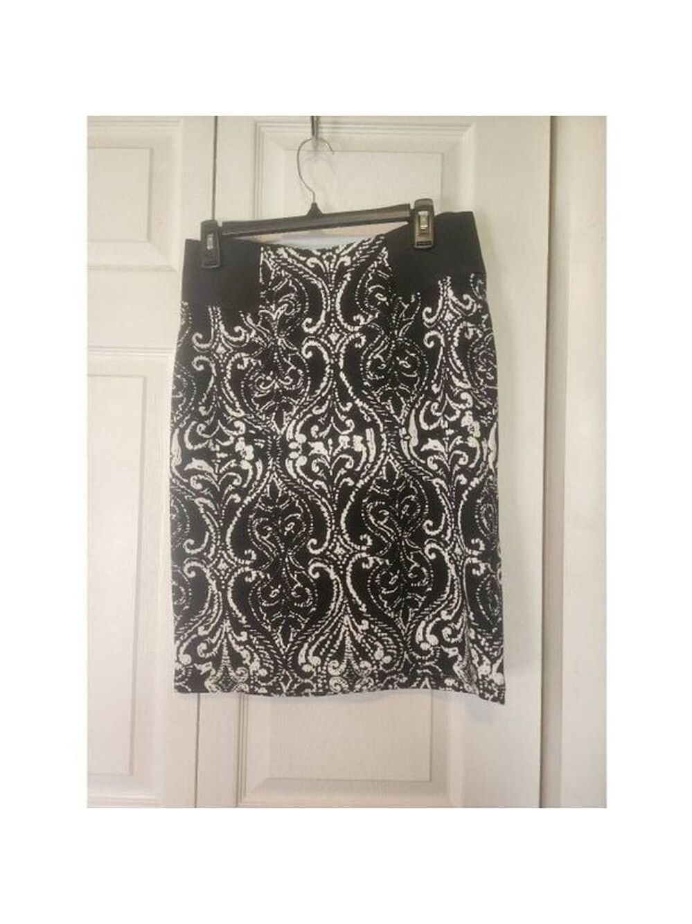 Roz & Ali Paisley Skirt Black White Size 4